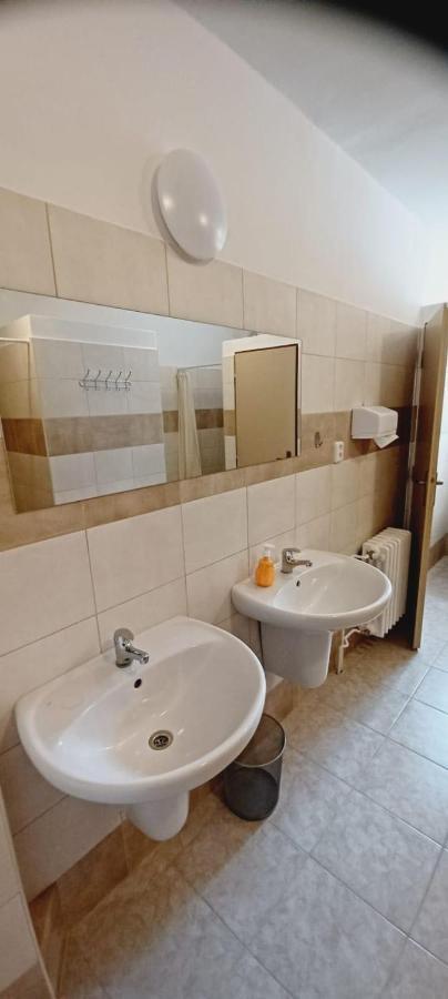 Hrimezdice Penzion A Restaurace U Jezirka מראה חיצוני תמונה